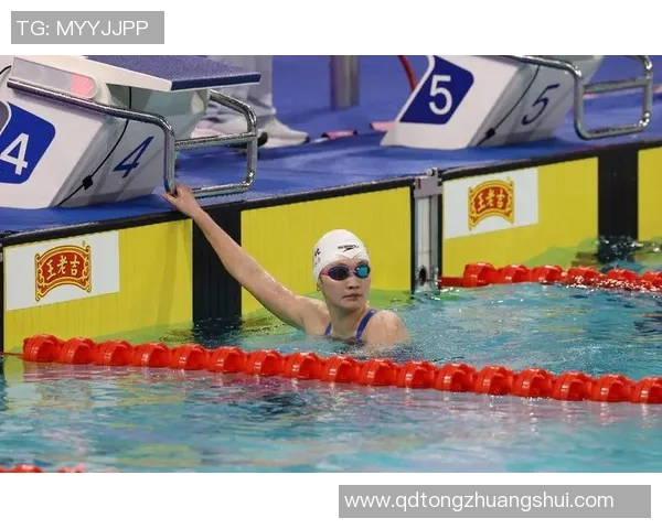 游泳运动员的突破与坚持:从训练到赛场的全方位成长与挑战 游泳运动员的突破与坚持:从训练到赛场的全方位成长与挑战